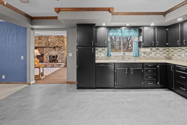 126 Sherwood Drive, Geneseo, IL 61254