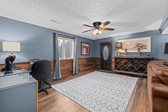 126 Sherwood Drive, Geneseo, IL 61254