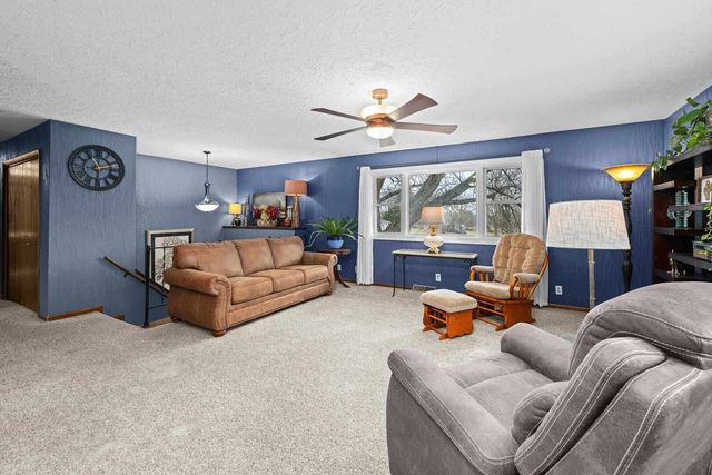 126 Sherwood Drive, Geneseo, IL 61254