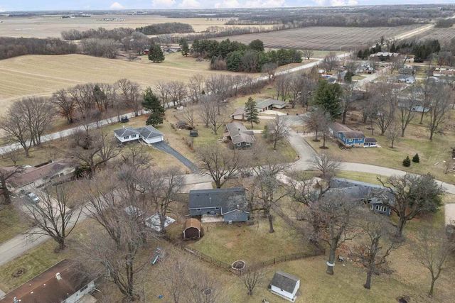 126 Sherwood Drive, Geneseo, IL 61254