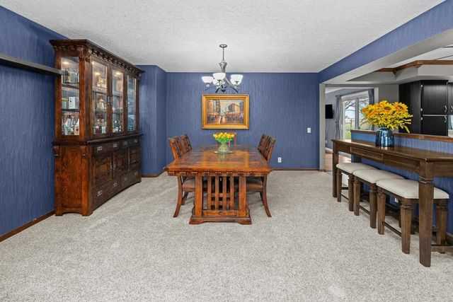 126 Sherwood Drive, Geneseo, IL 61254