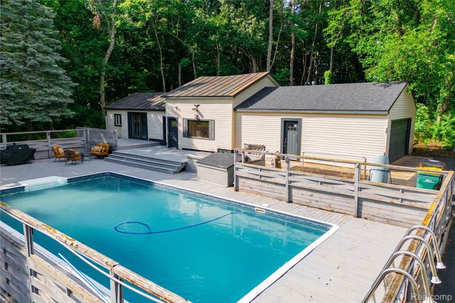 4860 Bluebush Road, Monroe, MI 48162