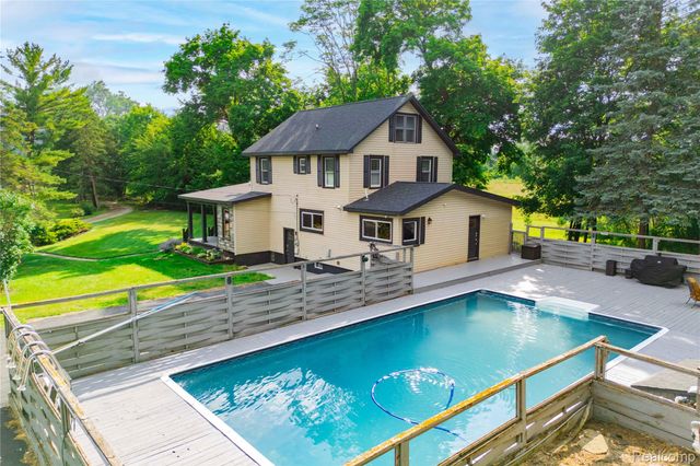 4860 Bluebush Road, Monroe, MI 48162