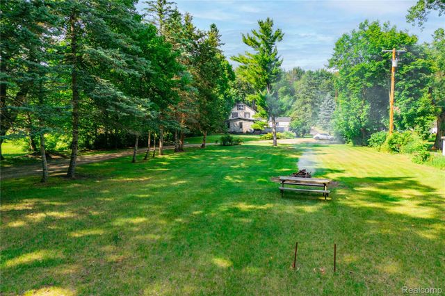 4860 Bluebush Road, Monroe, MI 48162