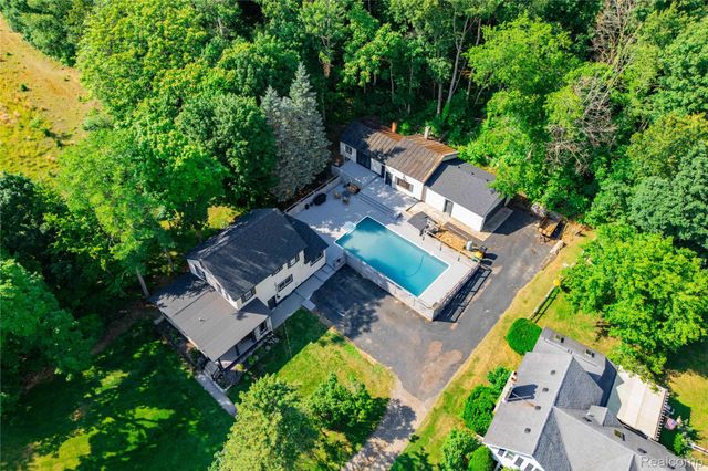4860 Bluebush Road, Monroe, MI 48162