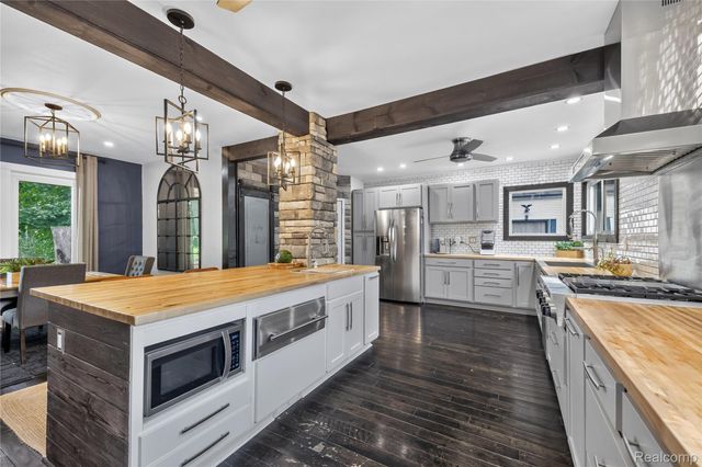 4860 Bluebush Road, Monroe, MI 48162