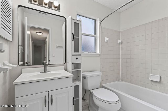 3472 CHARMONT Drive, Jacksonville, FL 32277