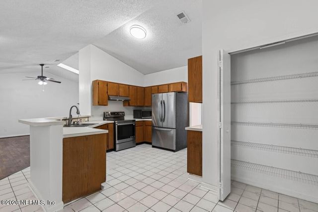 3472 CHARMONT Drive, Jacksonville, FL 32277