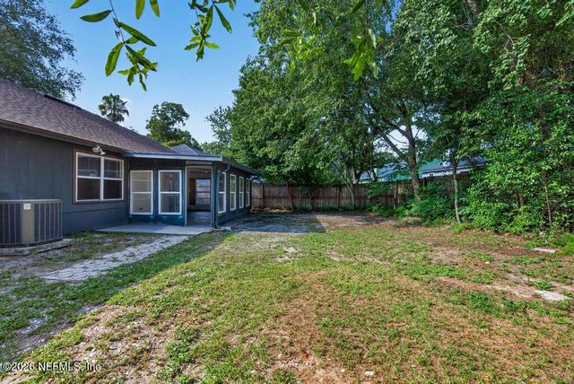 3472 CHARMONT Drive, Jacksonville, FL 32277