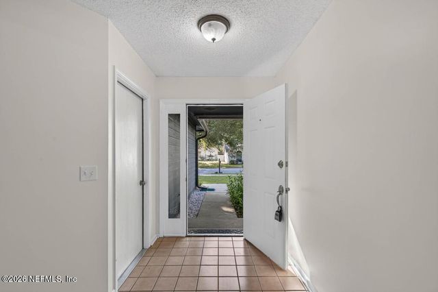 3472 CHARMONT Drive, Jacksonville, FL 32277
