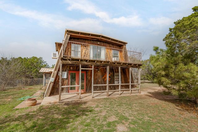 950 Maxwell Street, Buffalo Gap, TX 79508