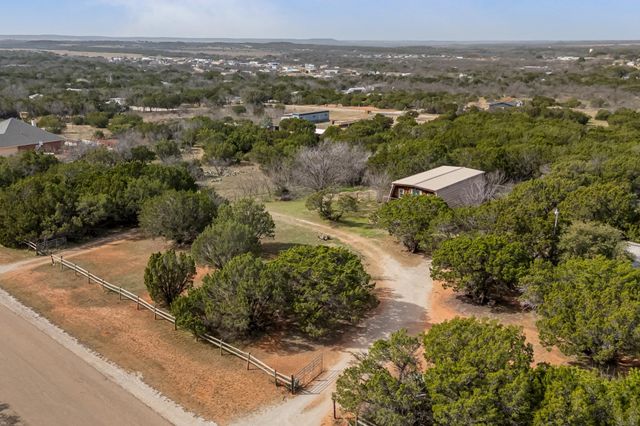 950 Maxwell Street, Buffalo Gap, TX 79508