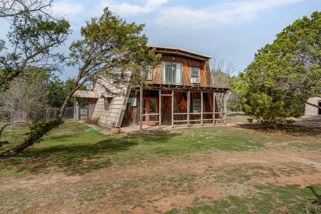 950 Maxwell Street, Buffalo Gap, TX 79508