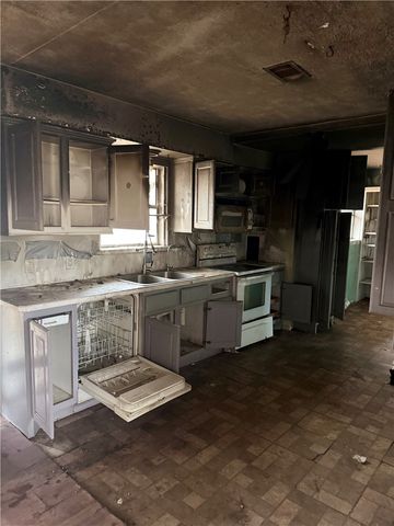 245 Golfview Drive, Normangee, TX 77871