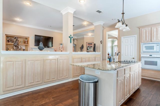 1023 Muirfield Drive, Mansfield, TX 76063
