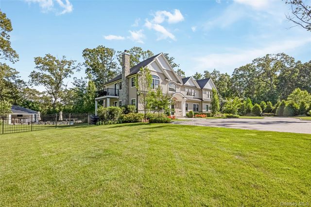 11 Landview Drive, Dix Hills, NY 11746
