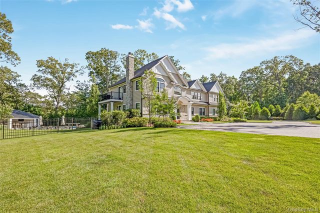 11 Landview Drive, Dix Hills, NY 11746