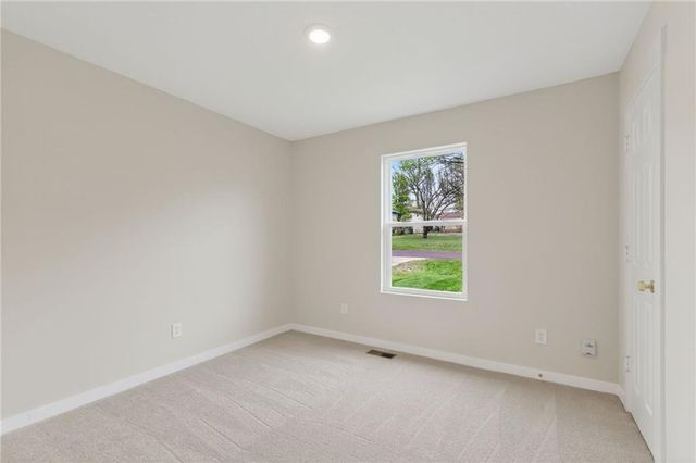 405 N Harrison Street, Spring Hill, KS 66083