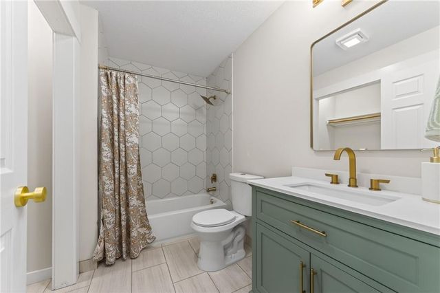 405 N Harrison Street, Spring Hill, KS 66083
