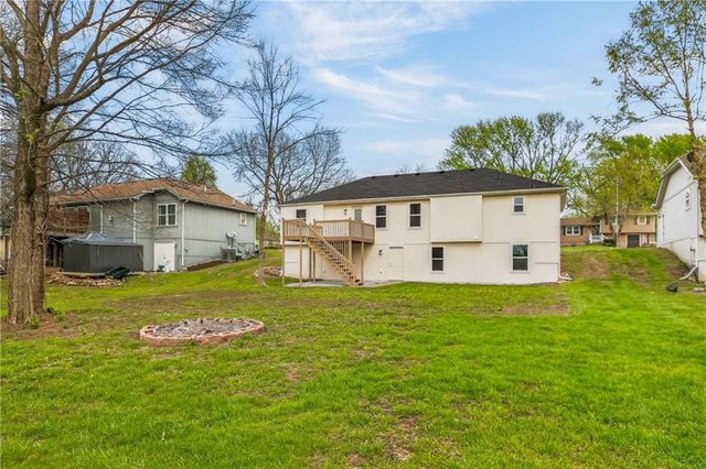 405 N Harrison Street, Spring Hill, KS 66083