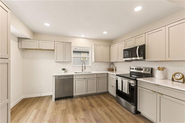 405 N Harrison Street, Spring Hill, KS 66083