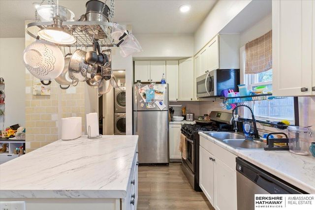 3077 S 16th Street, Omaha, NE 68108