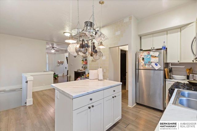 3077 S 16th Street, Omaha, NE 68108