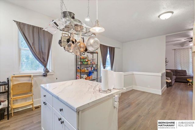 3077 S 16th Street, Omaha, NE 68108