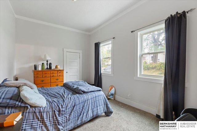 3077 S 16th Street, Omaha, NE 68108