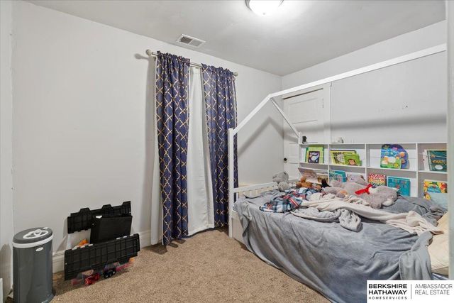 3077 S 16th Street, Omaha, NE 68108