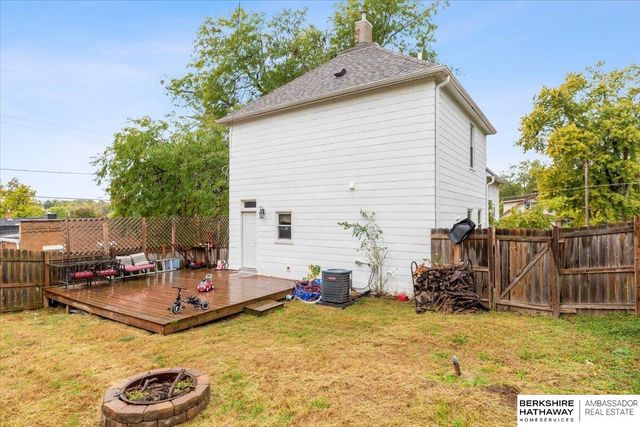 3077 S 16th Street, Omaha, NE 68108