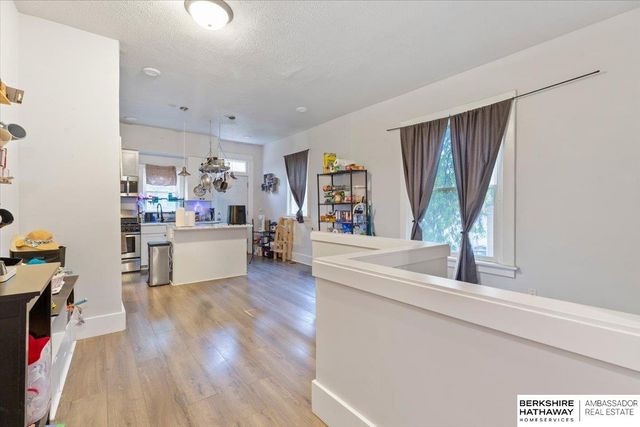 3077 S 16th Street, Omaha, NE 68108