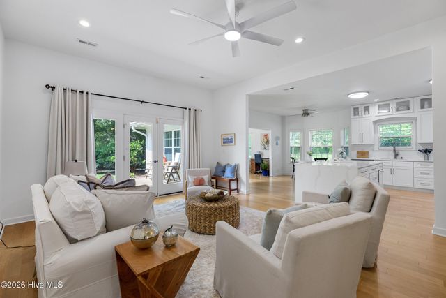 800 Fox Ridge Lane, Wilmington, NC 28405