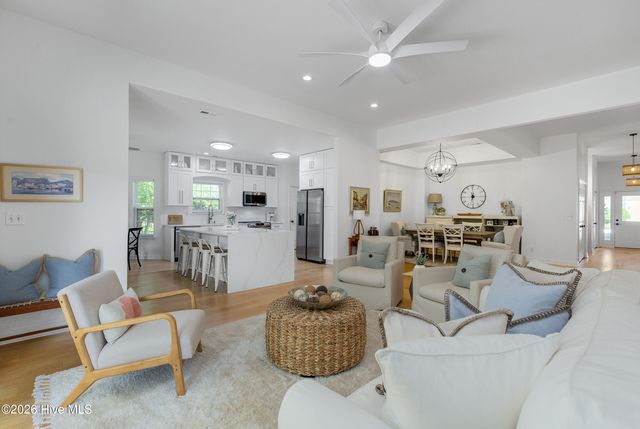 800 Fox Ridge Lane, Wilmington, NC 28405