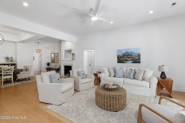 800 Fox Ridge Lane, Wilmington, NC 28405