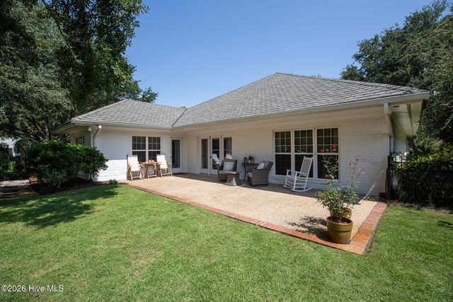 800 Fox Ridge Lane, Wilmington, NC 28405