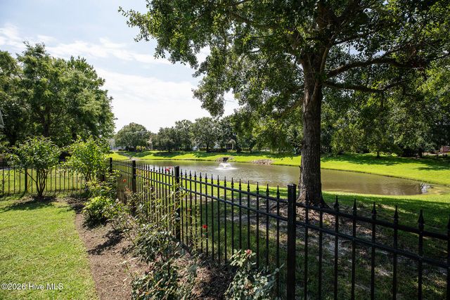 800 Fox Ridge Lane, Wilmington, NC 28405