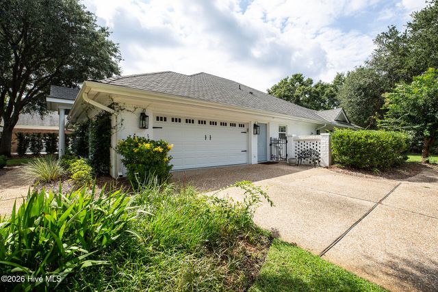 800 Fox Ridge Lane, Wilmington, NC 28405