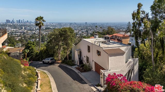 2967 Glendower Avenue, Los Angeles, CA 90027