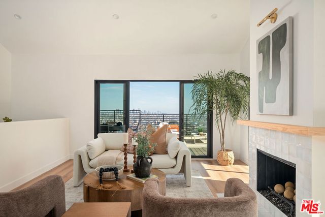 2967 Glendower Avenue, Los Angeles, CA 90027