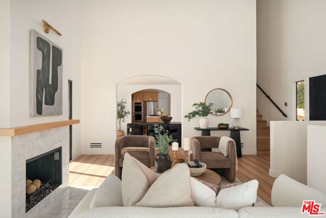 2967 Glendower Avenue, Los Angeles, CA 90027