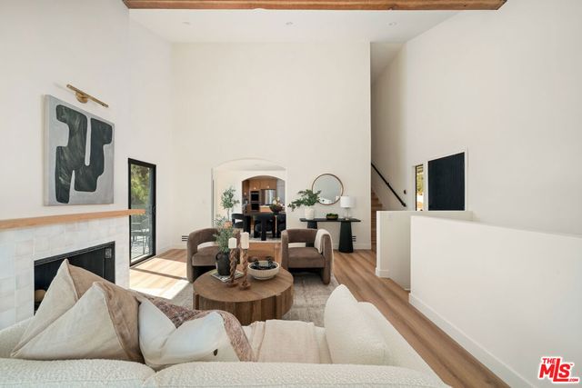 2967 Glendower Avenue, Los Angeles, CA 90027