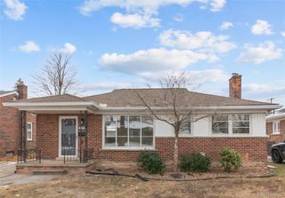 22609 Edgewood Street, St. Clair Shores, MI 48080