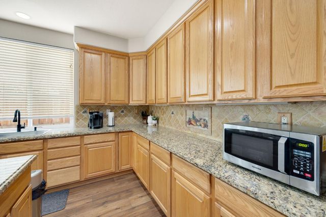 1560 Freswick Dr, Folsom, CA 95630