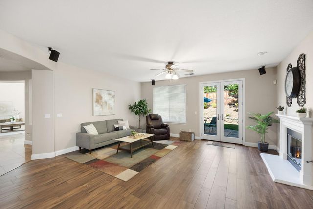 1560 Freswick Dr, Folsom, CA 95630