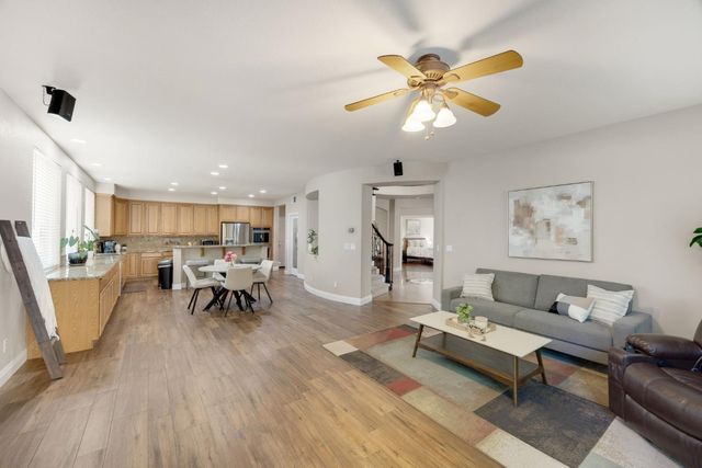 1560 Freswick Dr, Folsom, CA 95630