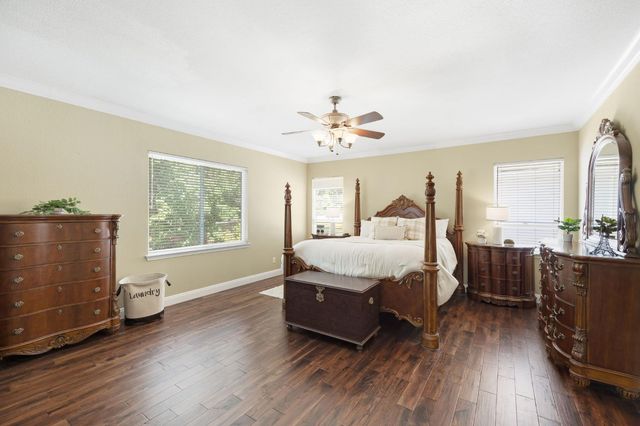 1560 Freswick Dr, Folsom, CA 95630