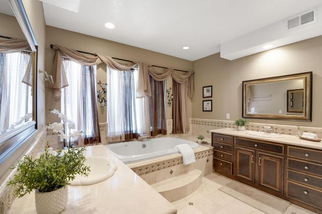 1560 Freswick Dr, Folsom, CA 95630