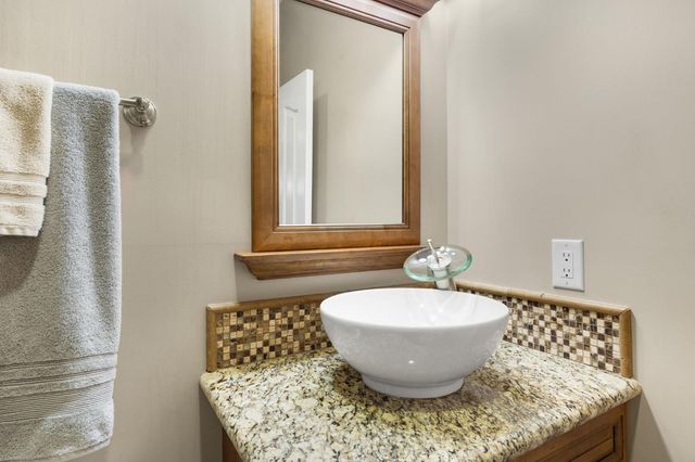 1560 Freswick Dr, Folsom, CA 95630