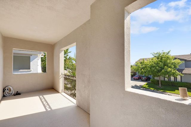 1560 Freswick Dr, Folsom, CA 95630